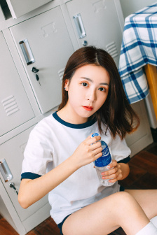 年轻的女老师电影
